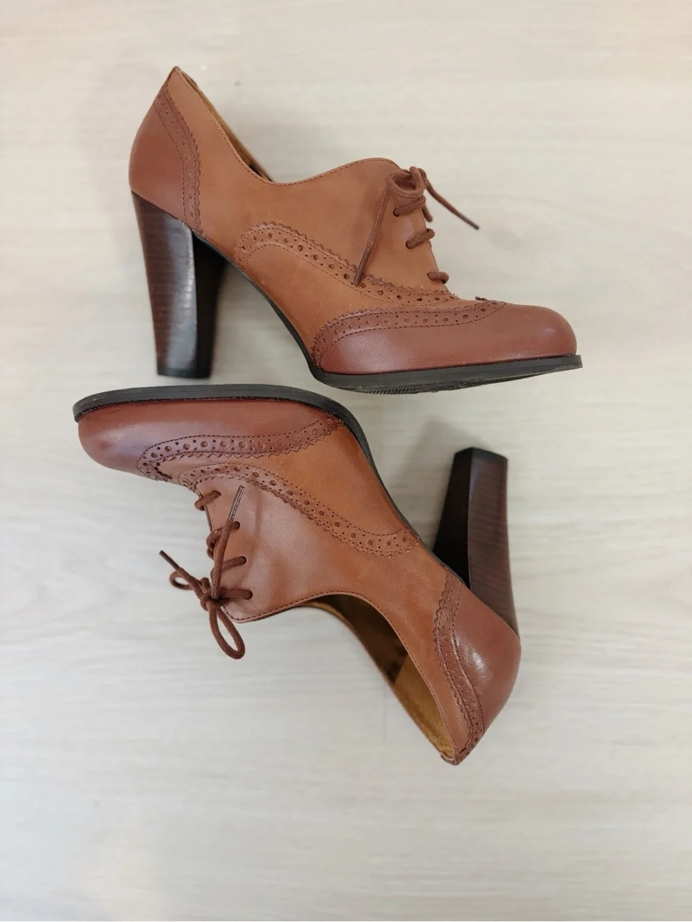 Marc Fisher Vintage Tan leather lace up brogue heels, coquette 40s style heels
